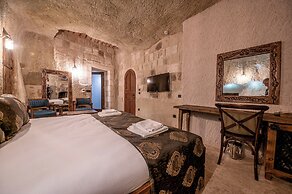 CAPP ROYAL CAVE HOTEL