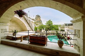 CAPP ROYAL CAVE HOTEL