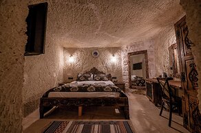 CAPP ROYAL CAVE HOTEL