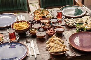 CAPP ROYAL CAVE HOTEL