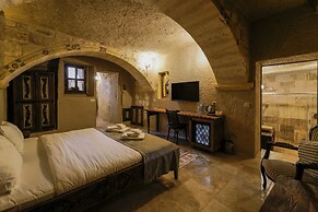 CAPP ROYAL CAVE HOTEL