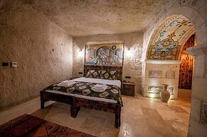 CAPP ROYAL CAVE HOTEL