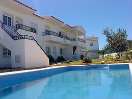 Stunning 1-bed Apartment in Olhos de Agua
