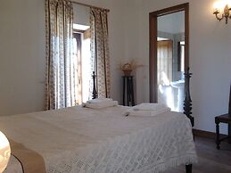 Historical 4 - Bedroom Villa in Alcobaca