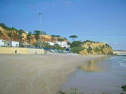 Inviting 2-bed Apartment in Albufeira