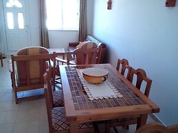 Beautiful 2-bed Apartment in Olhos de Agua