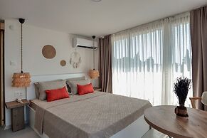 Myrodia by Etapaltınel