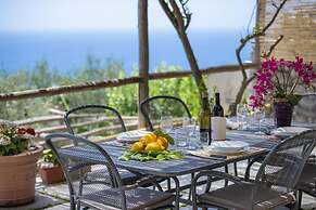 Casa Il Riccio - House With Garden and Breathtaking View