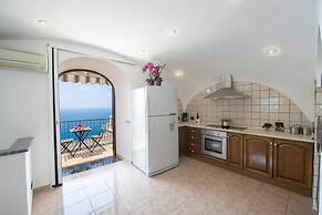 Casa Il Riccio - House With Garden and Breathtaking View