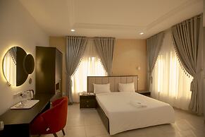 Triple 9 Apartments, Pool & Spa