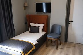 The Pearl Airport Hotel