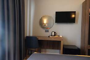 The Pearl Airport Hotel