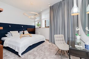 Apartment Sea Towers Gdynia by Renters