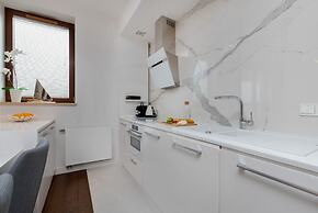 Apartment Sea Towers Gdynia by Renters