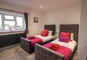 Luxurious Villa With Hot Tub