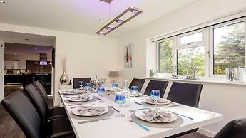 Luxurious Villa With Hot Tub