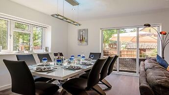 Luxurious Villa With Hot Tub