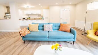 South Quay Apartment - 2 Bedrooms - 2 Bathrooms