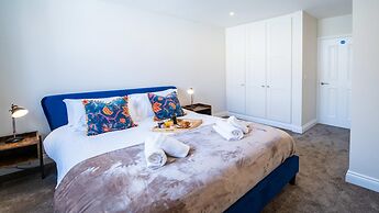 South Quay Apartment - 2 Bedrooms - 2 Bathrooms