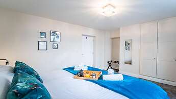 South Quay Apartment - 2 Bedrooms - 2 Bathrooms