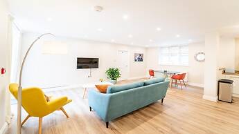 South Quay Apartment - 2 Bedrooms - 2 Bathrooms