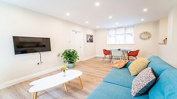 South Quay Apartment - 2 Bedrooms - 2 Bathrooms