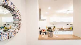 South Quay Apartment - 2 Bedrooms - 2 Bathrooms