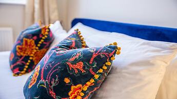 South Quay Apartment - 2 Bedrooms - 2 Bathrooms