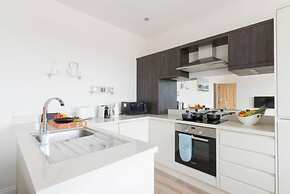 South Quay Penthouse - 2 bed