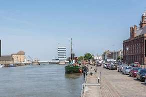 South Quay Penthouse - 2 bed