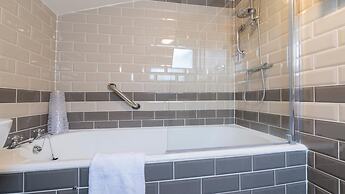 Stunning Beach House On the Beach