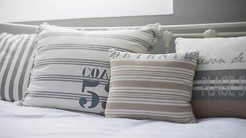 Stunning Beach House On the Beach