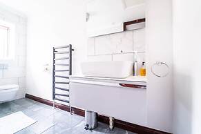 Burgess Beach House a Comfortable 4 bed House