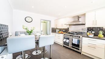 Burgess Beach House a Comfortable 4 bed House