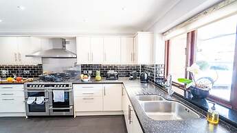 Burgess Beach House a Comfortable 4 bed House