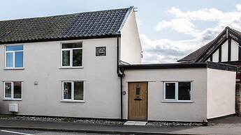 Beach Breeze Cottage Near the Beach