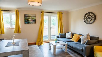 Queens Townhouse - 3 Bedrooms - Pets - Parking