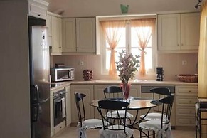 3 Bed Villa - Sleeps 6 - Terrace - Sea View