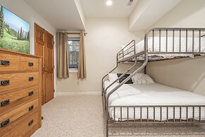 Sunset Pointe by Taylor Made Deep Creek