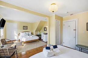 Chart House Inn
