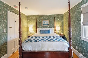 Chart House Inn