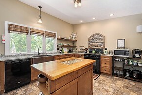 Rustic Retreat by Taylor Made Deep Creek
