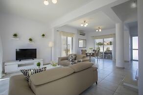 Villa Marina in Pernera