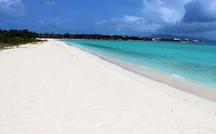 Rendezvous Bay Hotel