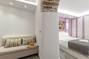 Mariet Naxos Elegant Suites