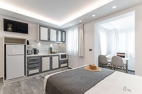 Mariet Naxos Elegant Suites