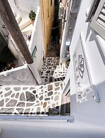 Mariet Naxos Elegant Suites