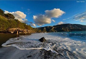 Grande Grotta Studios Armeos Masouri