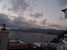 Poets Apertment in Armeos Masouri