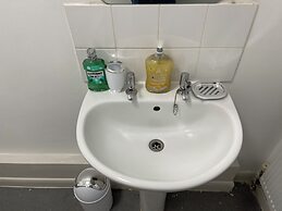 3 Bed, Sleeps 5, Wifi, Free Parking